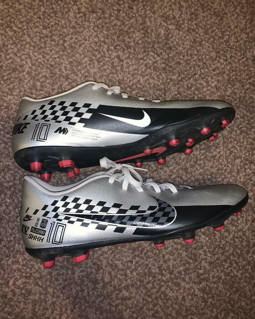 mens nike football boots size 10
